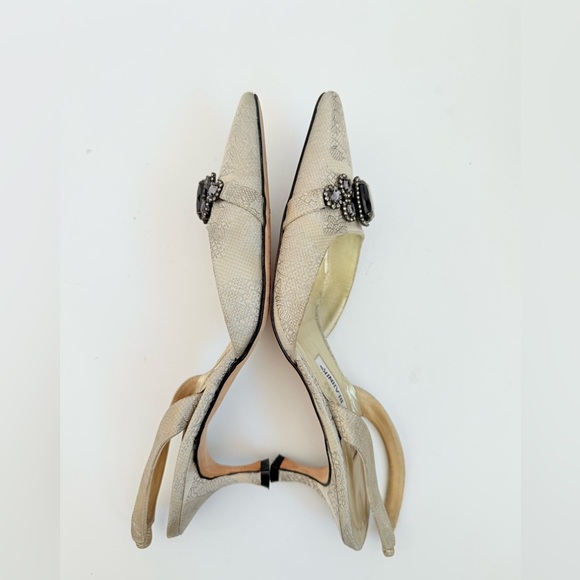 Manolo Blahnik Pale Gold textured floral Rhinestone Carolyn slingback pumps EU39 - Picture 6 of 8